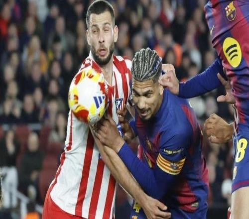 世体：阿劳霍客串中锋牵制作用突出，他可以成为巴萨应急选择