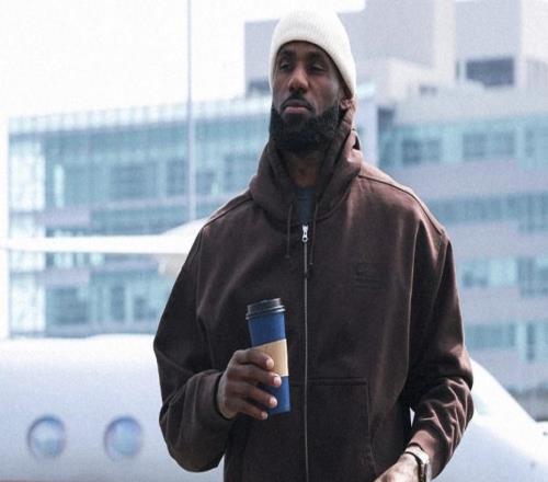 詹姆斯该离开湖人阿里纳斯：他让你失望过吗他有拉胯年吗