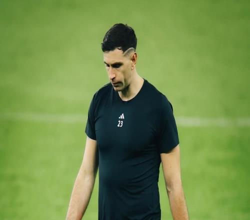 大马丁晒图鼓励球队：输球不算被打败，放弃才是真正的失败