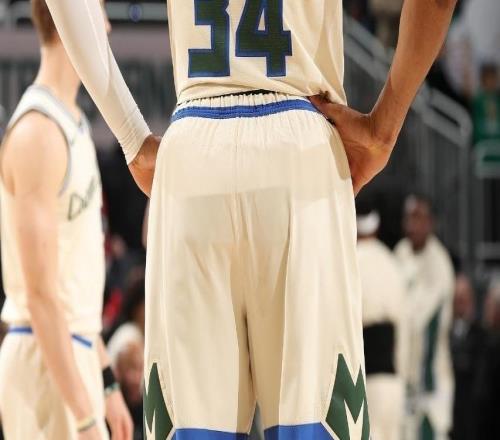 字母哥24分吃T复出全败！雄鹿遭老鹰16分逆转奥孔古21+8