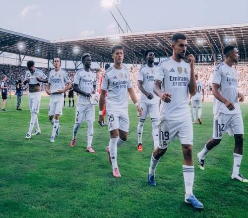 落后巴萨4分！皇马更衣室几乎绝望：翻盘希望渺茫想要换帅