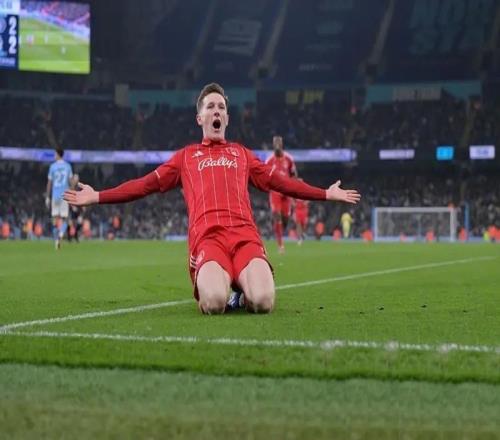 看人真准！曼城主场痛失好局仍有收获心仪悍腰完美通过“面试”