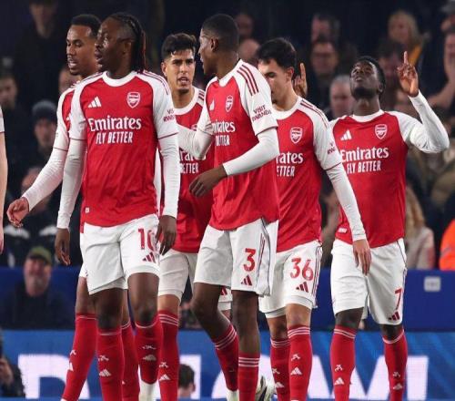 足坛悲喜夜！曼城爆冷给阿森纳送大礼，曼联惨遭绝杀，切尔西41