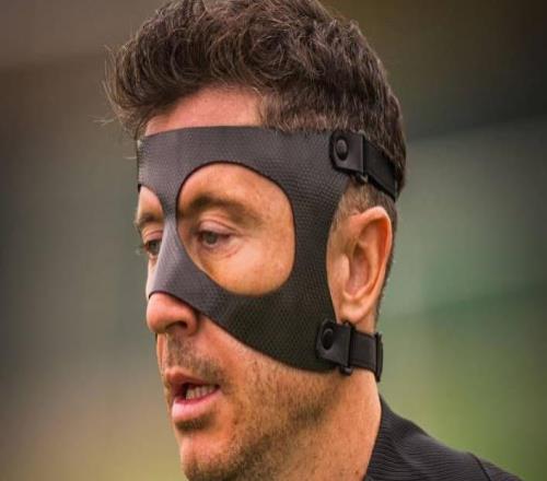 能否赶上出战毕包巴萨官方晒莱万佩戴面具训练照片