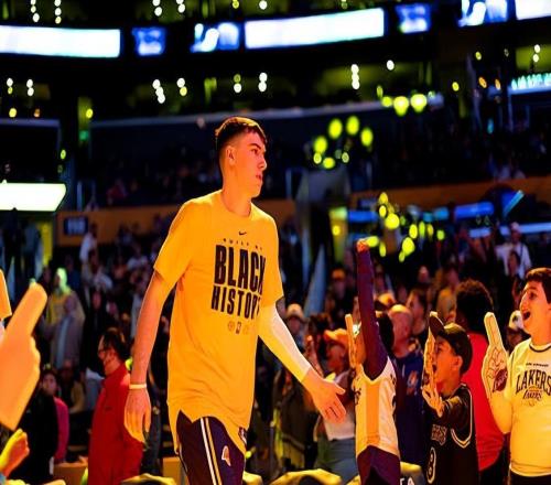 出场时间减少后，湖人侧翼新星的价值也开始逐渐体现出来了