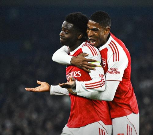 10！萨卡超越亨利破纪录，阿森纳双喜临门，3连胜甩开曼城7分