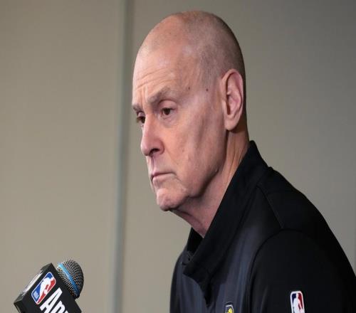 快船23分大胜步行者，伦纳德3节创队史第二神迹！2换5交易赚疯了