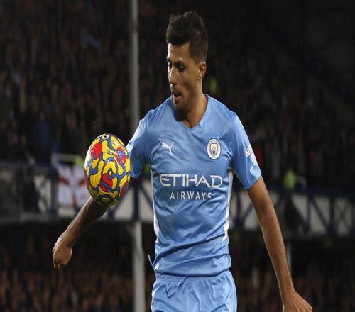 曝皇马考虑签罗德里，金球先生续约要35万镑周薪，曼城要价6000万