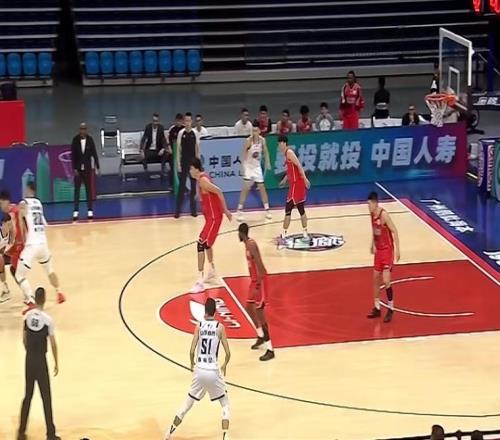 战报马年开门黑！山东男篮8593不敌广州龙狮