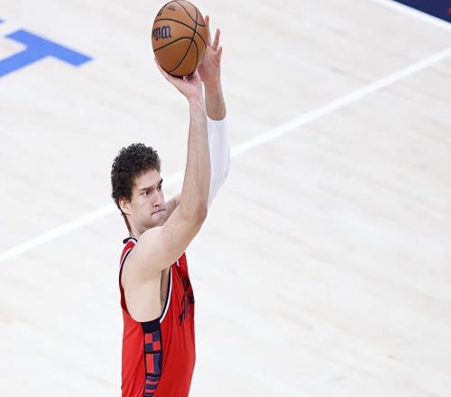 面对弱旅确实效果不错，但接下来快船内线老将还会面临更大的挑战