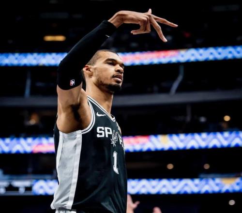 没有模板！文班再次击碎活塞，马刺计划有变