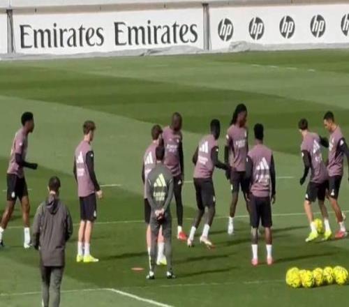 牙疼问题解决了科贝记者：卡马文加今天恢复了训练