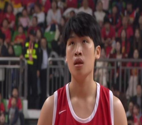 随着一场6分险胜，中国女篮再次击败巴西！刘禹彤17分+张子宇11分