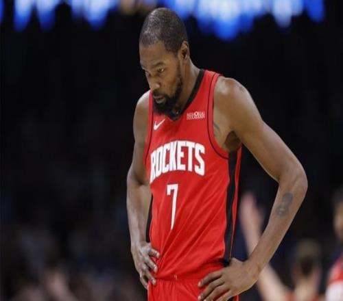 阿杜关键罚球疯狂整活！火箭加时送温暖，残阵勇士笑纳大礼