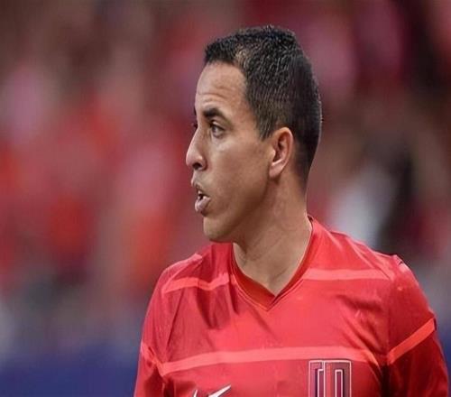 国足又一理想归化中场浮现，29场造15球闪耀中超，就等邵佳一牵线