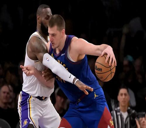 心里苦！亲手把“里程碑”打成“里程悲”，球迷：你一上场就没了