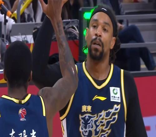 挤走萨姆纳+取代麦考尔！广东男篮敲定第一外援，不是奎因！
