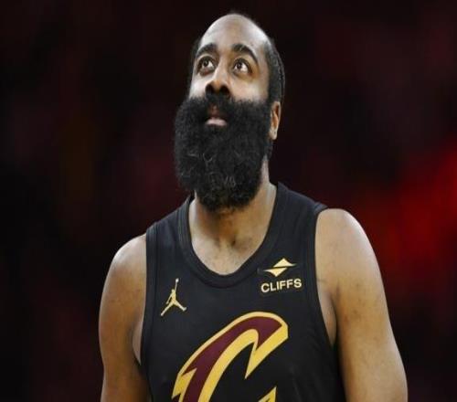 17年无冠！哈登直言骑士争冠还很遥远：健康运气缺一不可