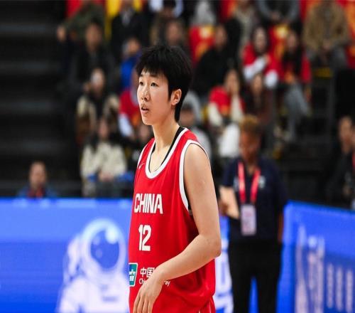砍12+4+3！中国女篮25岁1米78冠军后卫崛起：扮演杨力维替身