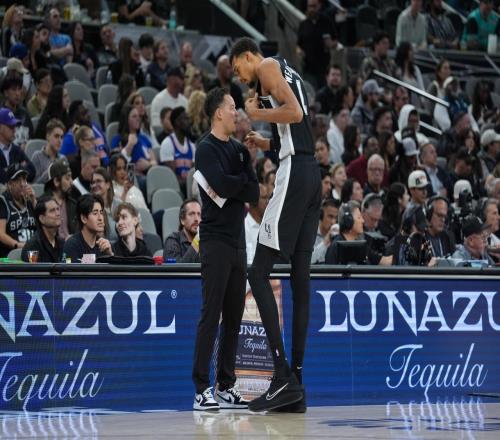 火箭对阵马刺前瞻文班防守阿门的妙招乌度卡会如何应对