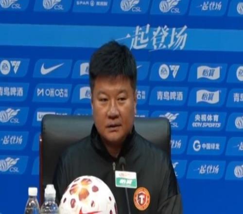 李金羽：队员们略显紧张来到崭新平台要交点学费