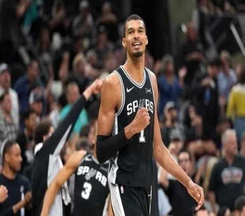 文班亚马27分NBA马刺116112击败快船伦纳德30分