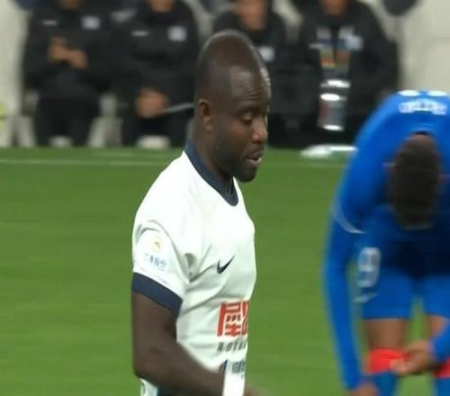 阿奇姆彭中超对申花参与6球，是他对单一对手并列第二多的