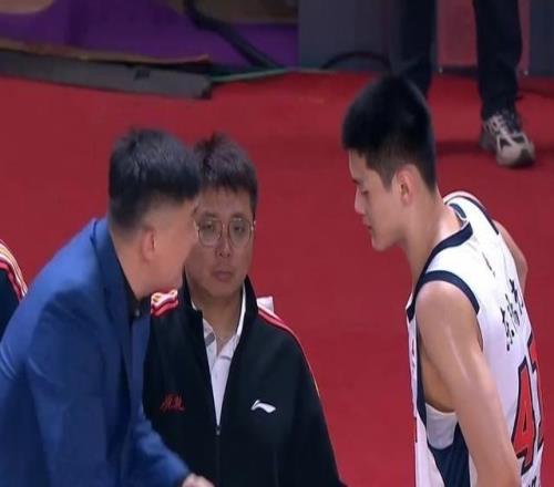 CBA星锐vs大学生联队前瞻：段睿骐王洪泽等国青班底PK新科状元