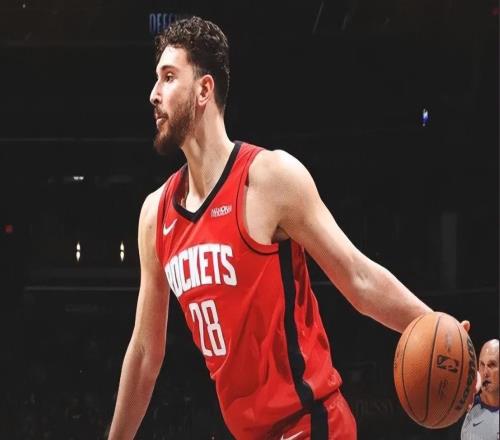 胜开拓者两将却成瑕疵！申京不具备核心能力，伊森攻守全面下滑