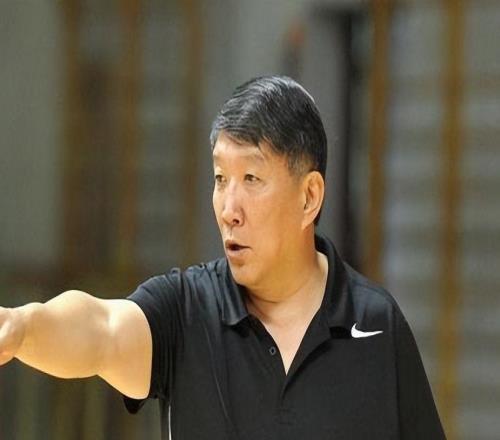 0+1+1！中国女篮6分险胜巴西揪出最糟糕球员，王思雨为她牺牲最大