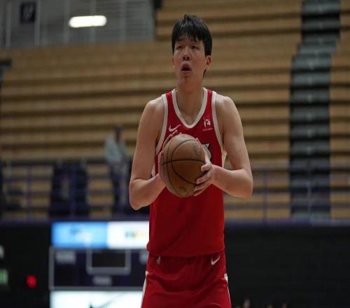 21分钟暴砍27分！25分大逆转！文班哭了！东契奇背靠背71分！