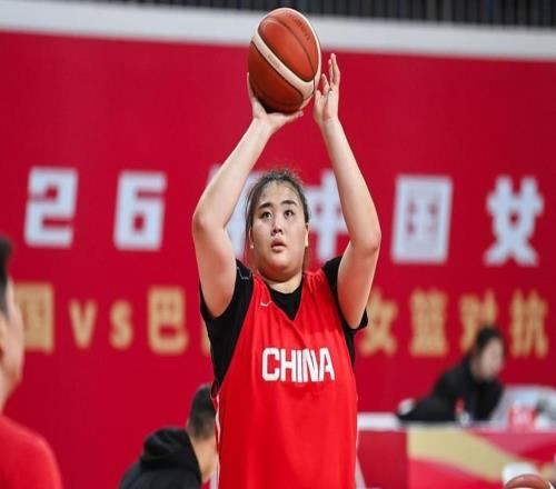 18投轰29分13板！女篮大鲨鱼这两战杀疯了：国家队该有她一席