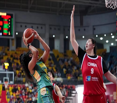 唉，4失误，明日之星沦为失误王，没篮板没防守，宫鲁鸣该弃她了