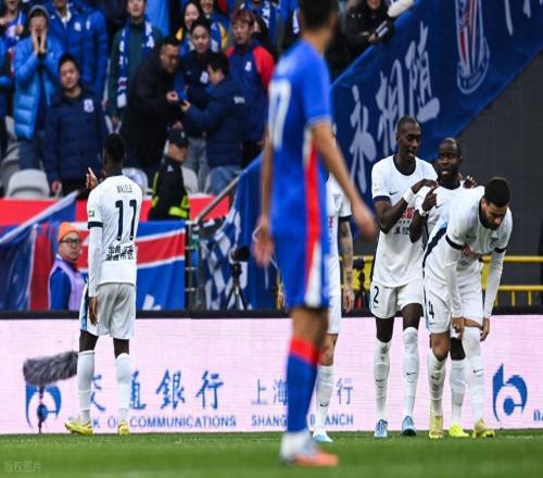 中超大连英博PK申花图片分享，先来马莱莱+阿奇姆彭+冯劲进球庆祝