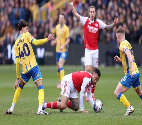 21险胜！阿森纳客胜英甲球队，晋级足总杯8强，剑指4冠王