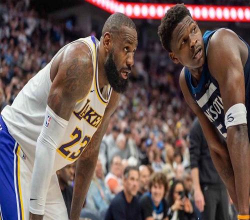 詹姆斯没入选，爱德华兹谈他的历史最佳首发5人阵容，没有詹姆斯