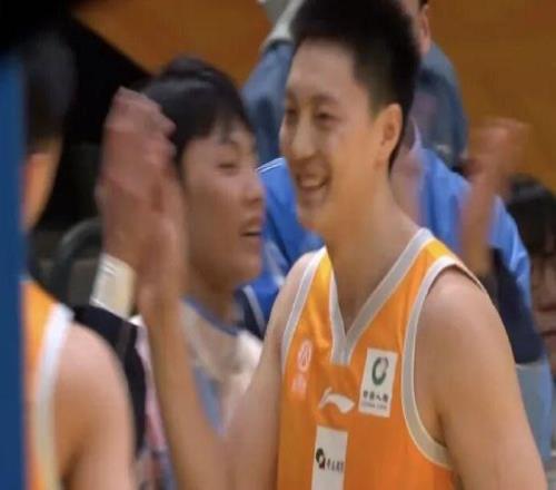 太刺激了！三分大赛“光明德比”！胡明轩超级高水平