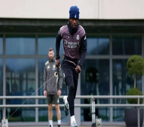 官方：卡马文加回归训练备战曼城吕迪格和卡雷拉斯单独训练