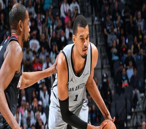 暴揍火箭16战15胜，文班90分钟轰94分！5大理由证明马刺真要争冠