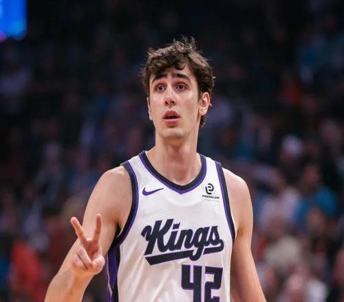 最佳新秀一阵本赛季的雷诺，什么水平