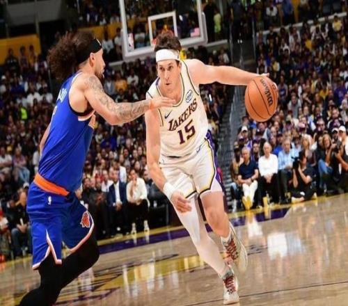 NBA詹姆斯缺席，东契奇和里夫斯接管比赛，预示他们才是湖人未来