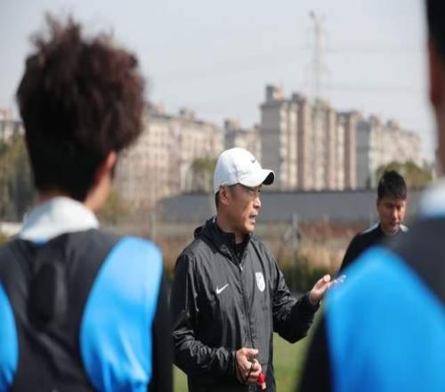 400万新星坐冷板凳，李国旭丢看家本领大连客战三镇对攻争首胜