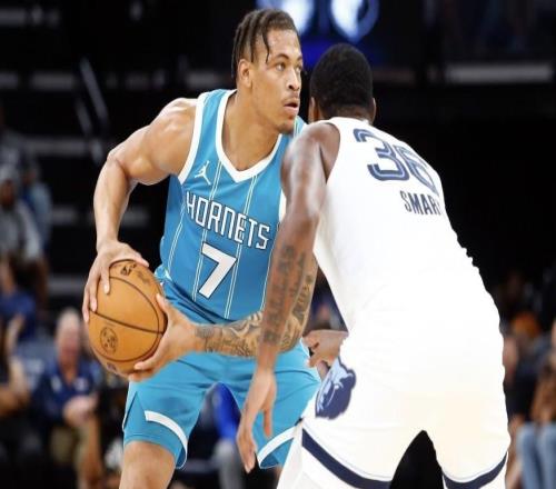 记者：山东新外援约翰逊已经抵达香港，能赶上CBA二阶段首战