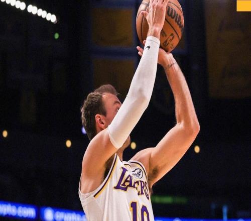 湖人完胜尼克斯！东契奇35+8，詹姆斯不在，湖人全队表现更好了