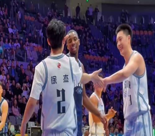 朱芳雨赌对了！CBA第一外援示好广东队，这可是杜锋的争冠底牌