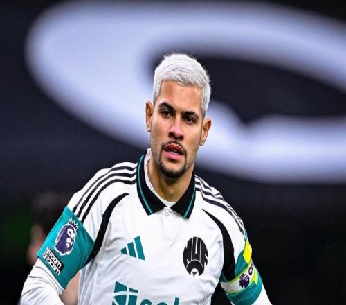 胖虎遗计定中场曼联34岁老臣离队前推荐老乡，助红魔重塑防守