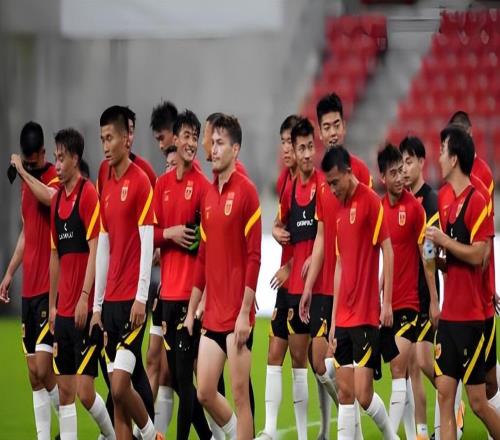 意外！杨铭锐凭什么能力压毛伟杰成英博首发，两大优势打动李国旭