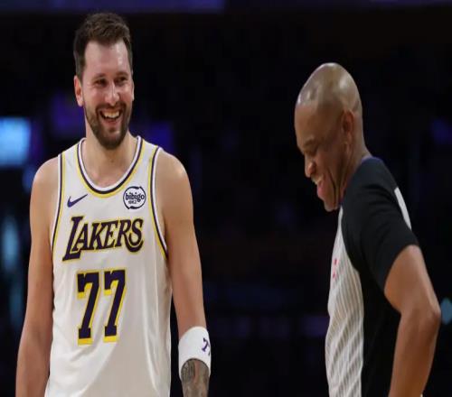 又数钱了！官方：东契奇向裁判做不当且不职业手势被罚5万美元