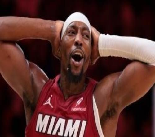 超越科比，NBA历史第二！网友却吵翻了......