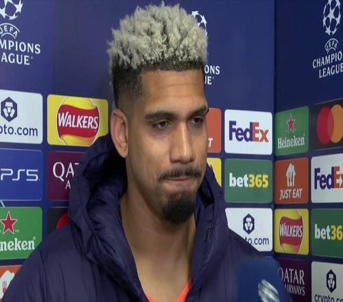 阿劳霍：就算抽筋了我也能进场，但裁判又一次把我赶出去